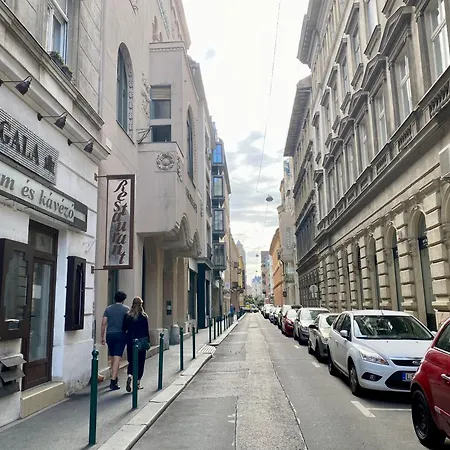 Daire Hajos Trendy Mini Loft In The Center Budapeşte