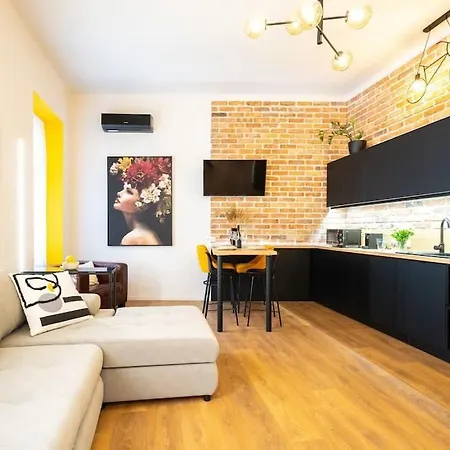 Апартаменты Hajos Trendy Mini Loft In The Center