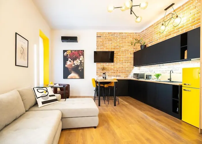 Daire Hajos Trendy Mini Loft In The Center